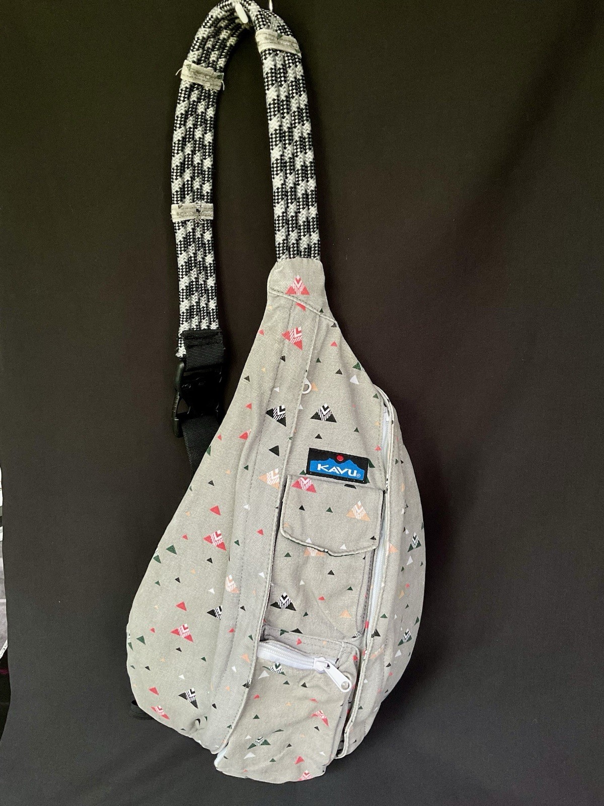 Kavu Original Rope Bag Sling Back Pack Adjustable Shoulder Strap Grey Print