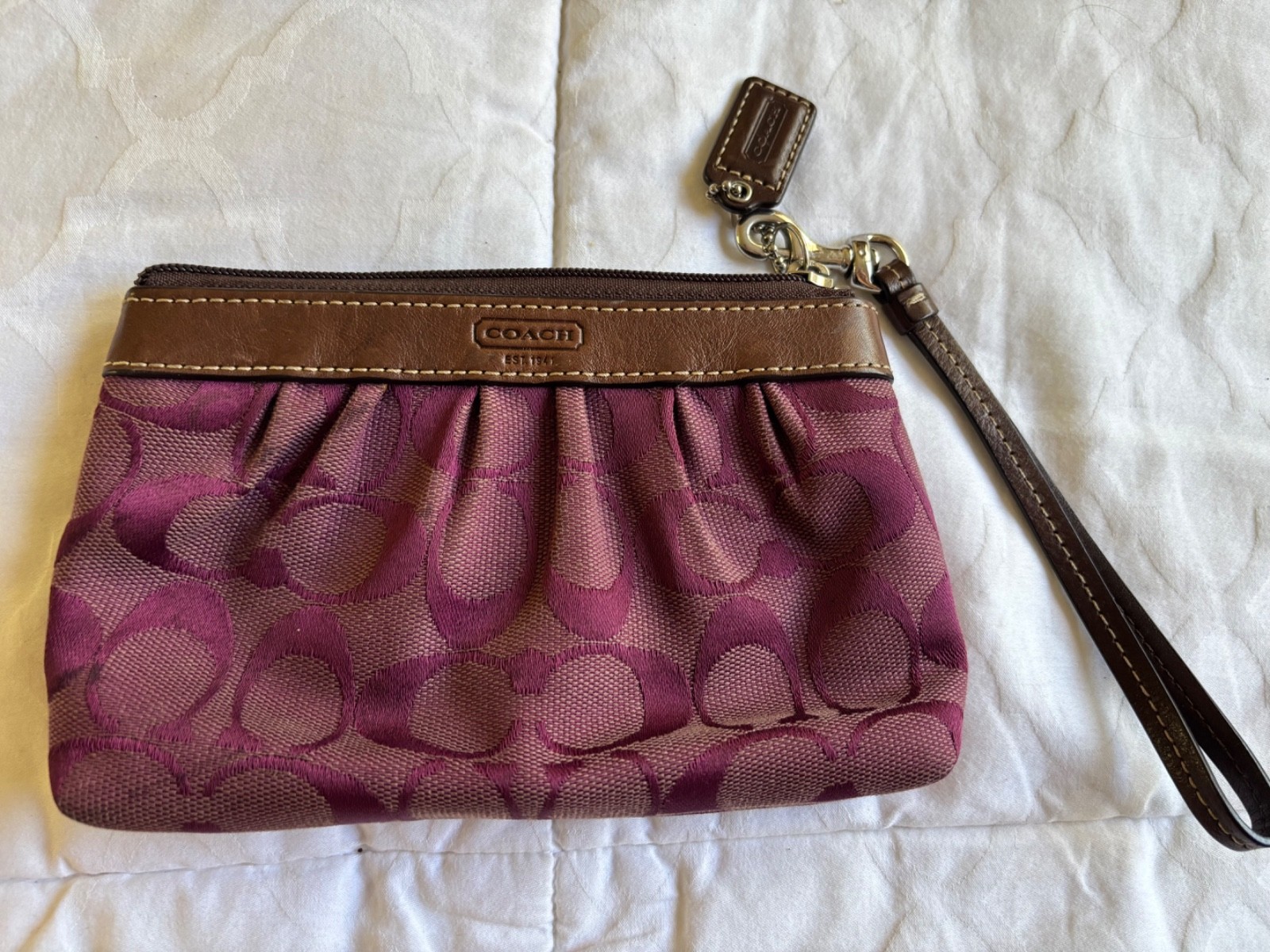 Vintage Coach Signature C Pleated Wristlet Berry Plum Brown Leather Y2K