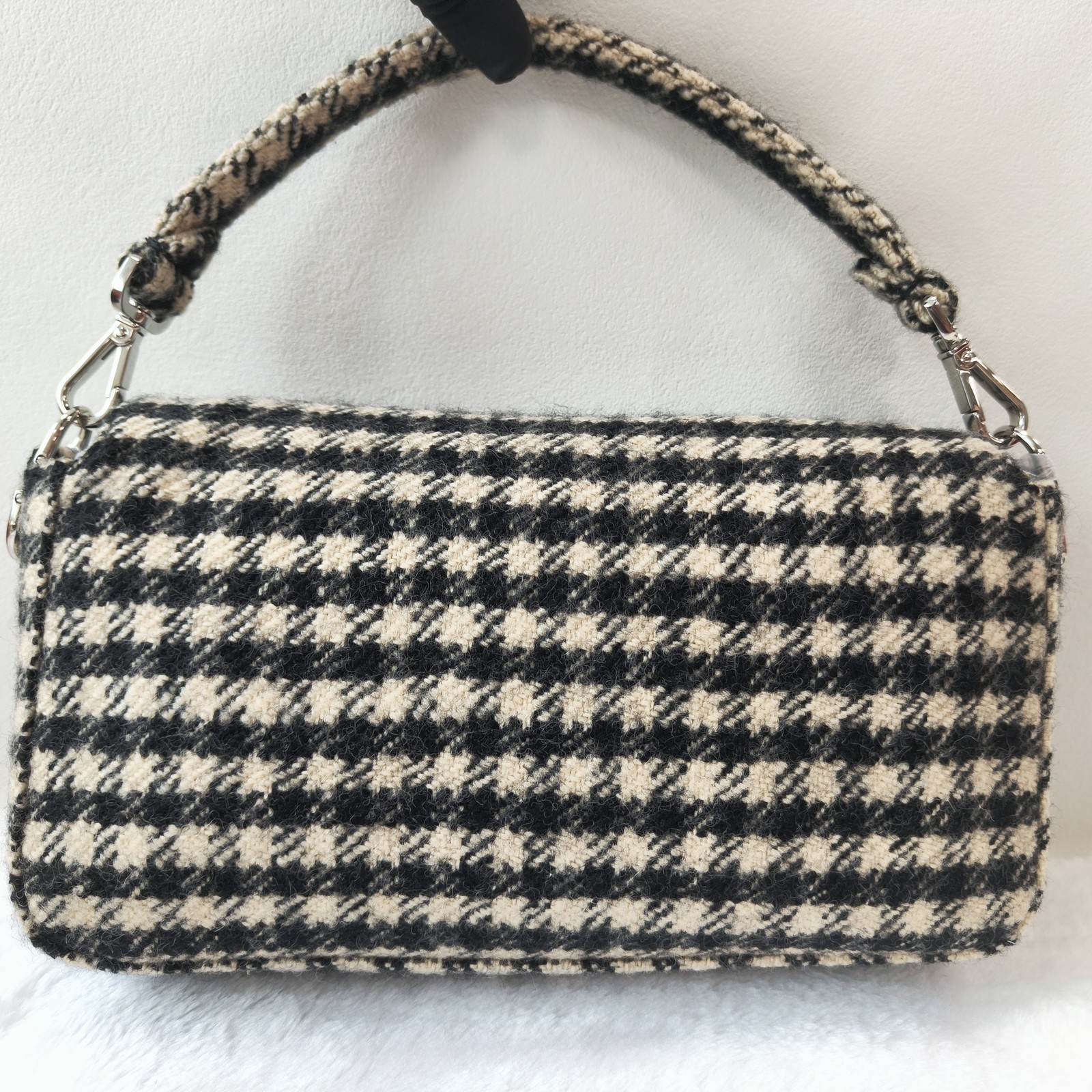 Fendi Baguette Black White Shoulder bag DQY703@pre-verified by eBay 26.07.09