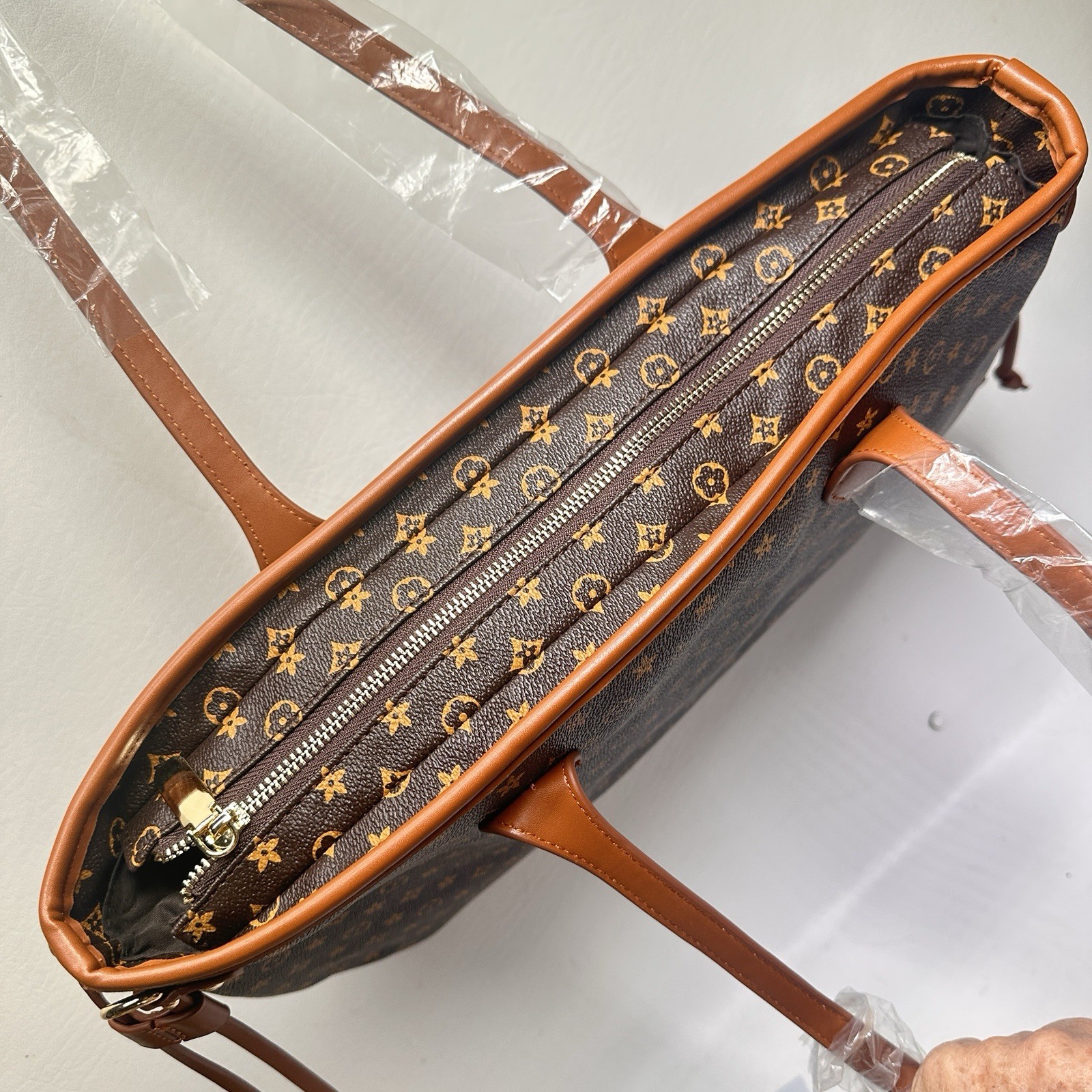 5-in-1 Designer Tote Handbag Brown Gold Medallion Wallet Makeup Pouch Cards
