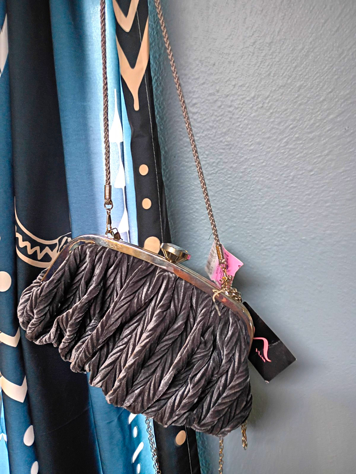 Women’s Small Gray Solid Clutch Pleated, Silver Chain Shoulder Strap, Kiss Lock