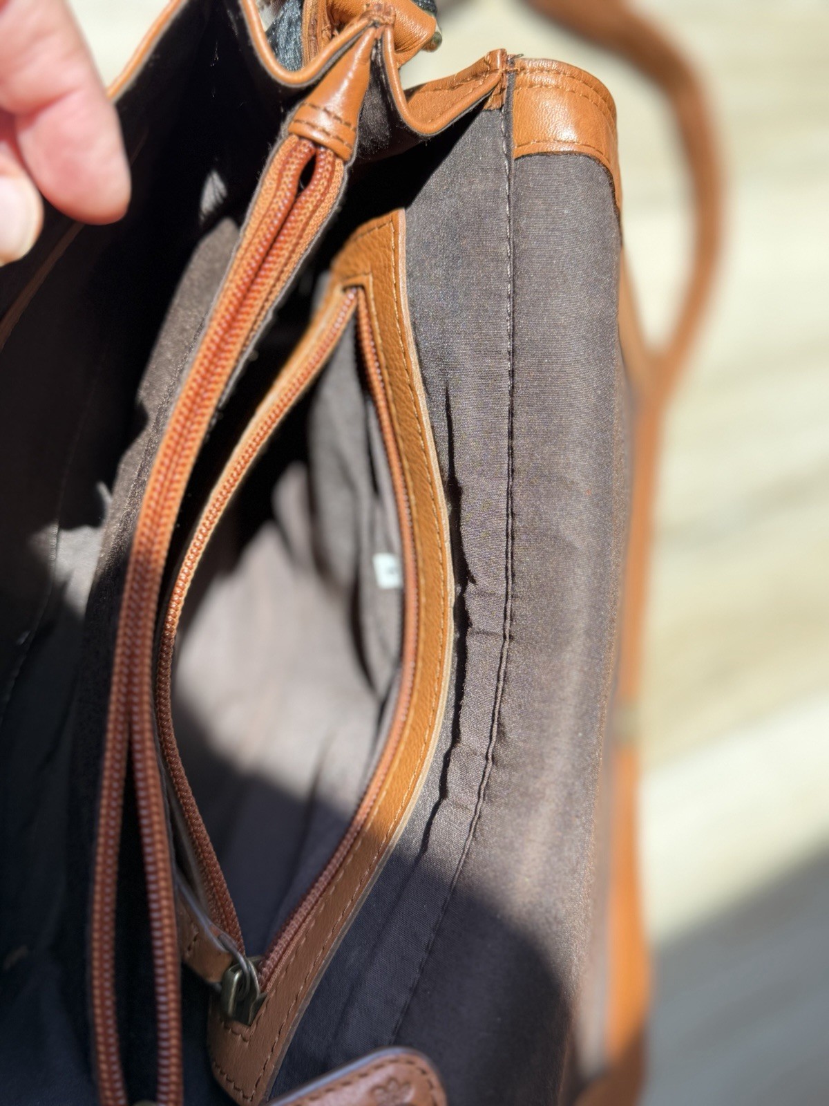 Oak & Tan Brown Medium Crossbody Bag Zip & Magnetic Closure, Inner Pockets