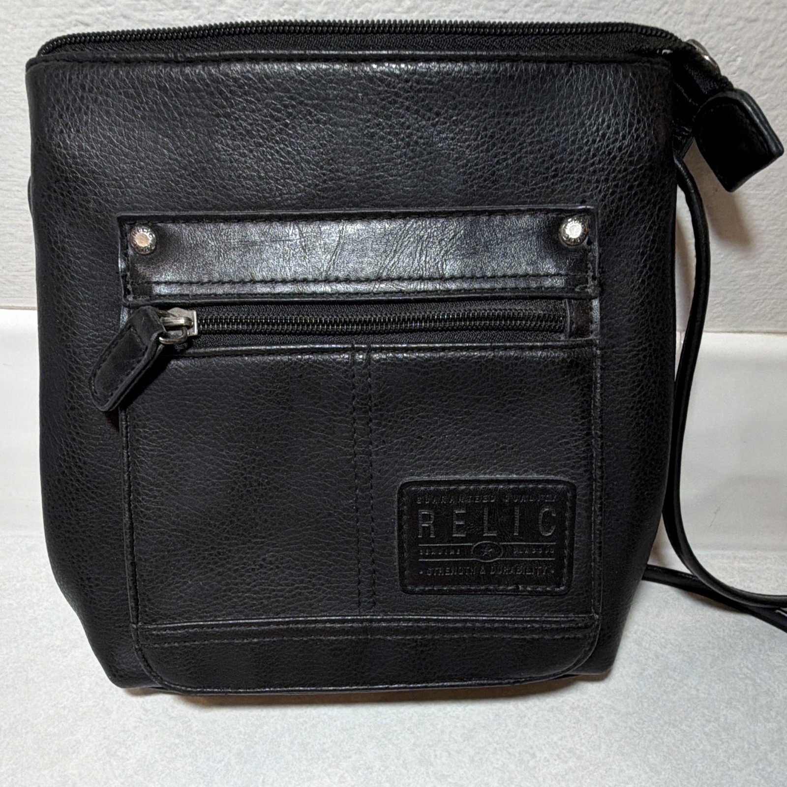 Relic Black Pebbled Crossbody Bag Zip Top Detachable Strap Front Zip Pocket