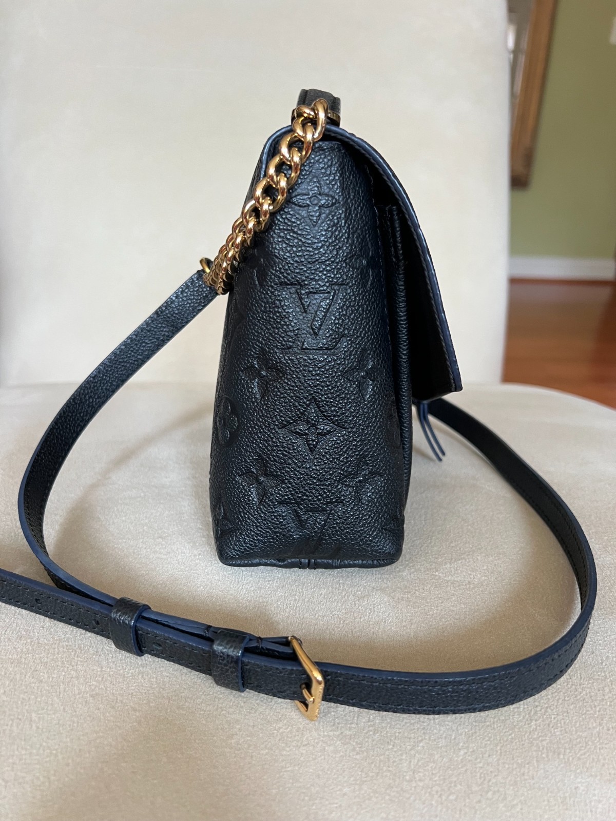 Louis Vuitton Blanche Handbag Monogram Empreinte Leather BB-BLACK