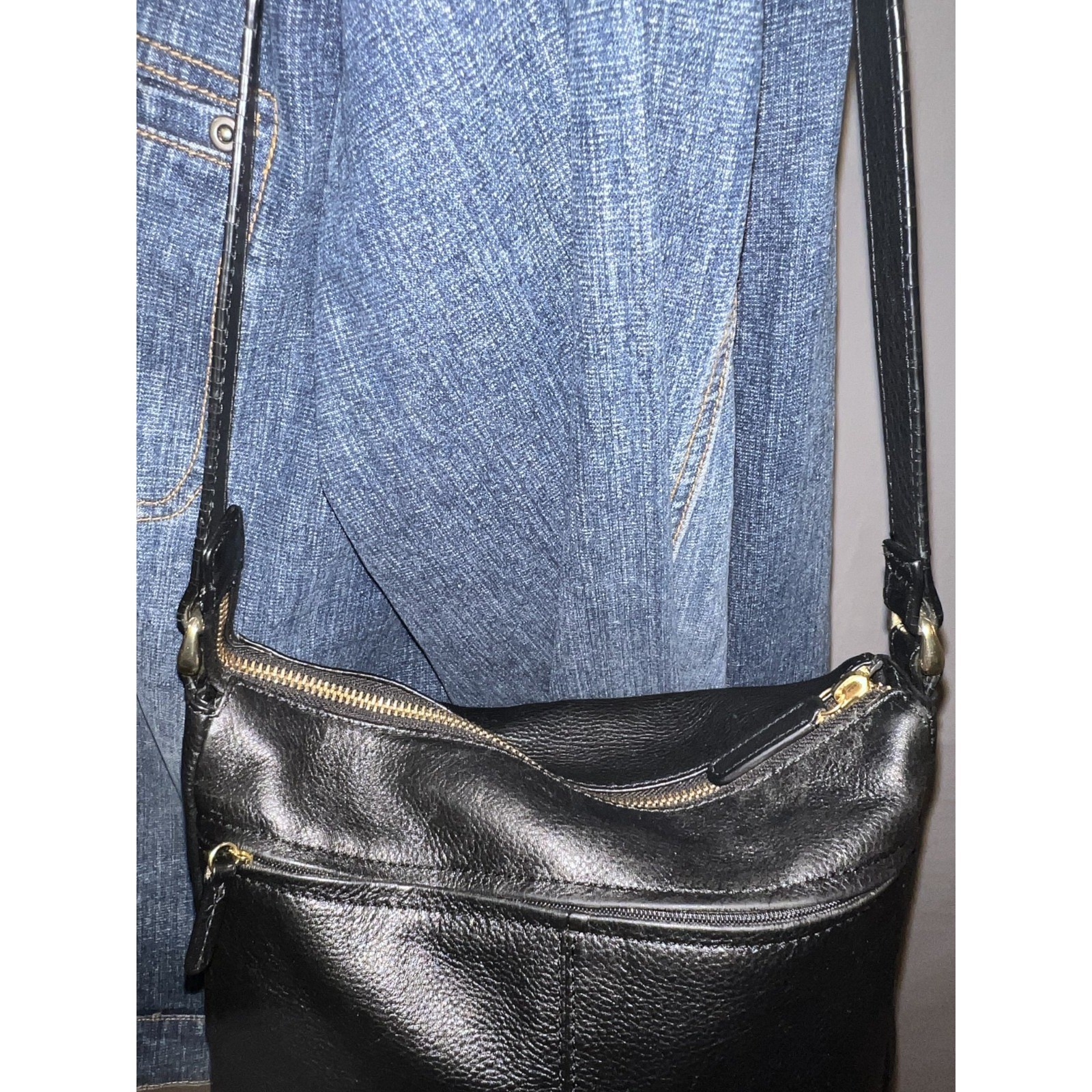 Tula Black Pebbled Leather Shoulder Bag Gold Hardware Adjustable Strap Pocket