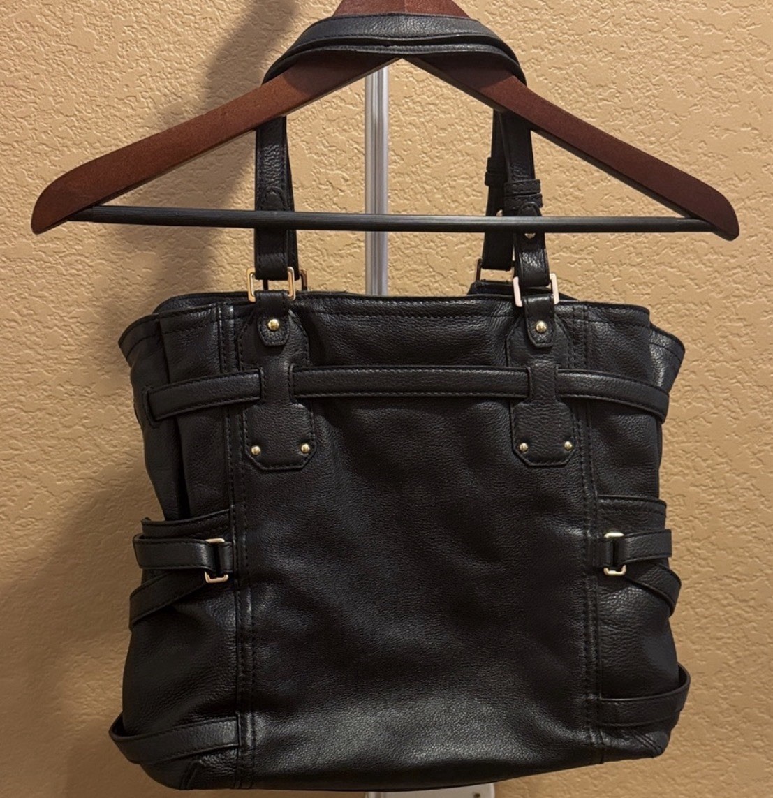 Michael Kors Gansevoort Black Shoulder Bag Gold Hardware Buckle Accents Pockets