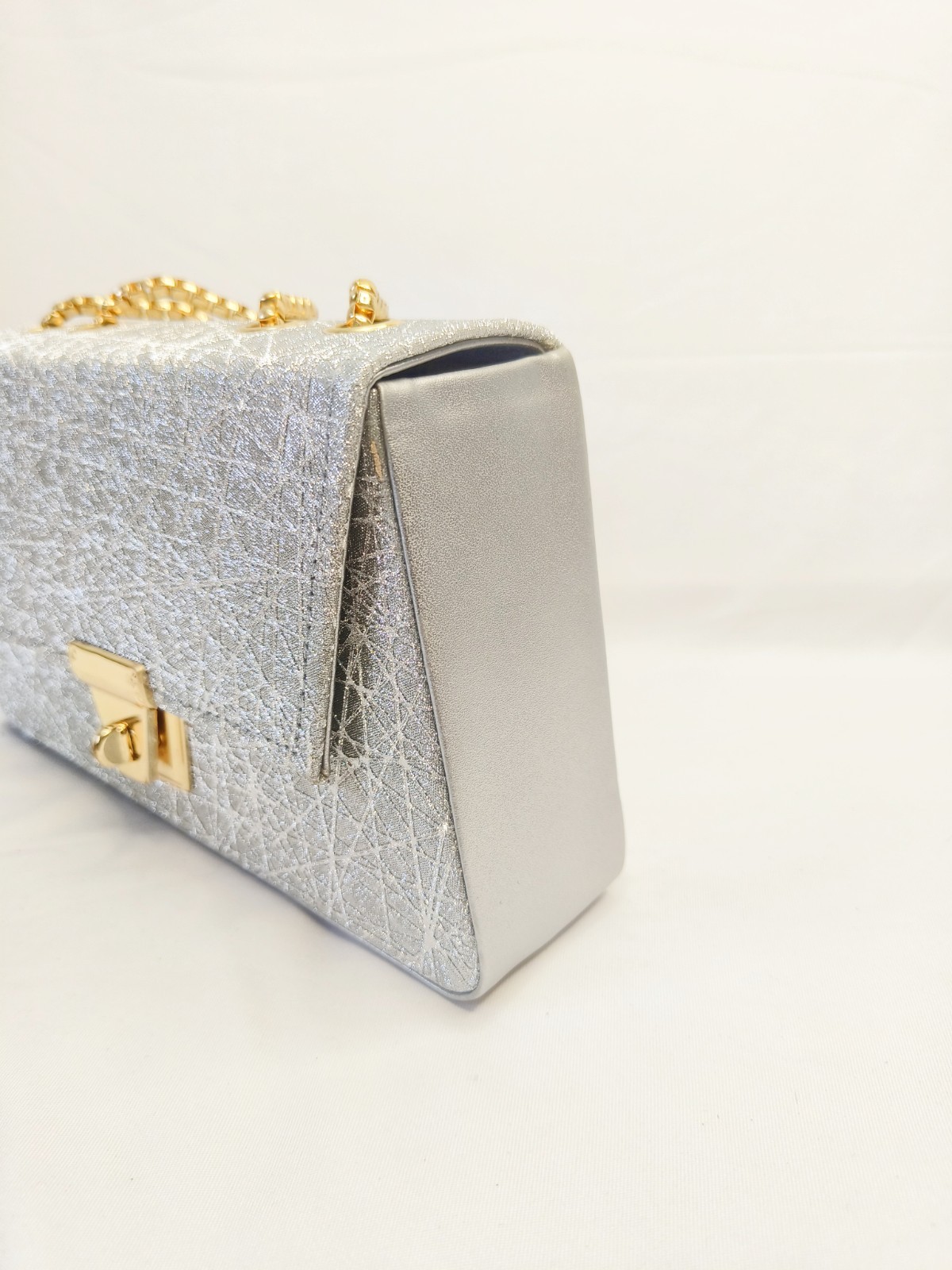 Elegant Silver Glitter Clutch Purse for Women | Evening Bag with Gold Chain