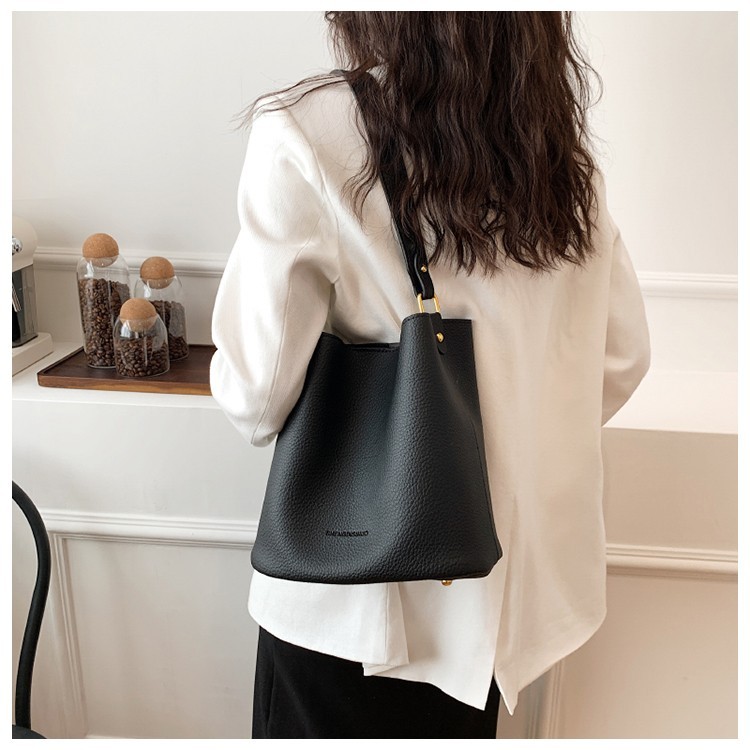 Stylish Women’s Shoulder Bag – Luxe Commuter Tote & Simple Bucket Bag Set