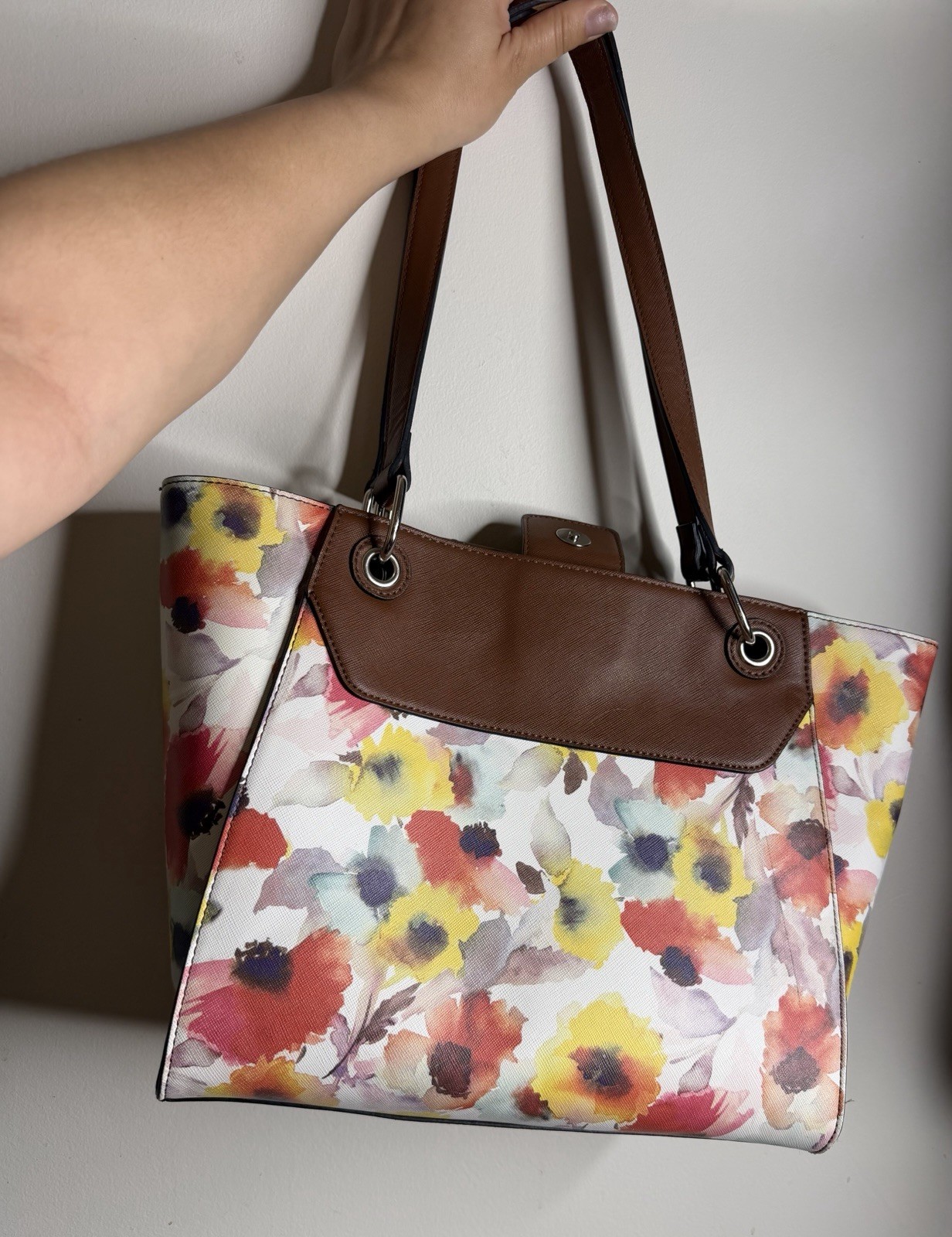 Chaps Multicolor Floral Tote Bag Zip Closure Silver Hardware Double Handles