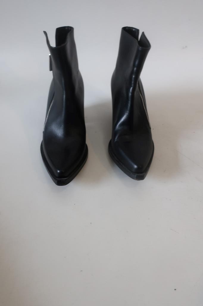 Womens Christian Louboutin Santiazip 65 Black Leather Ankle Boots EU 34/US 4