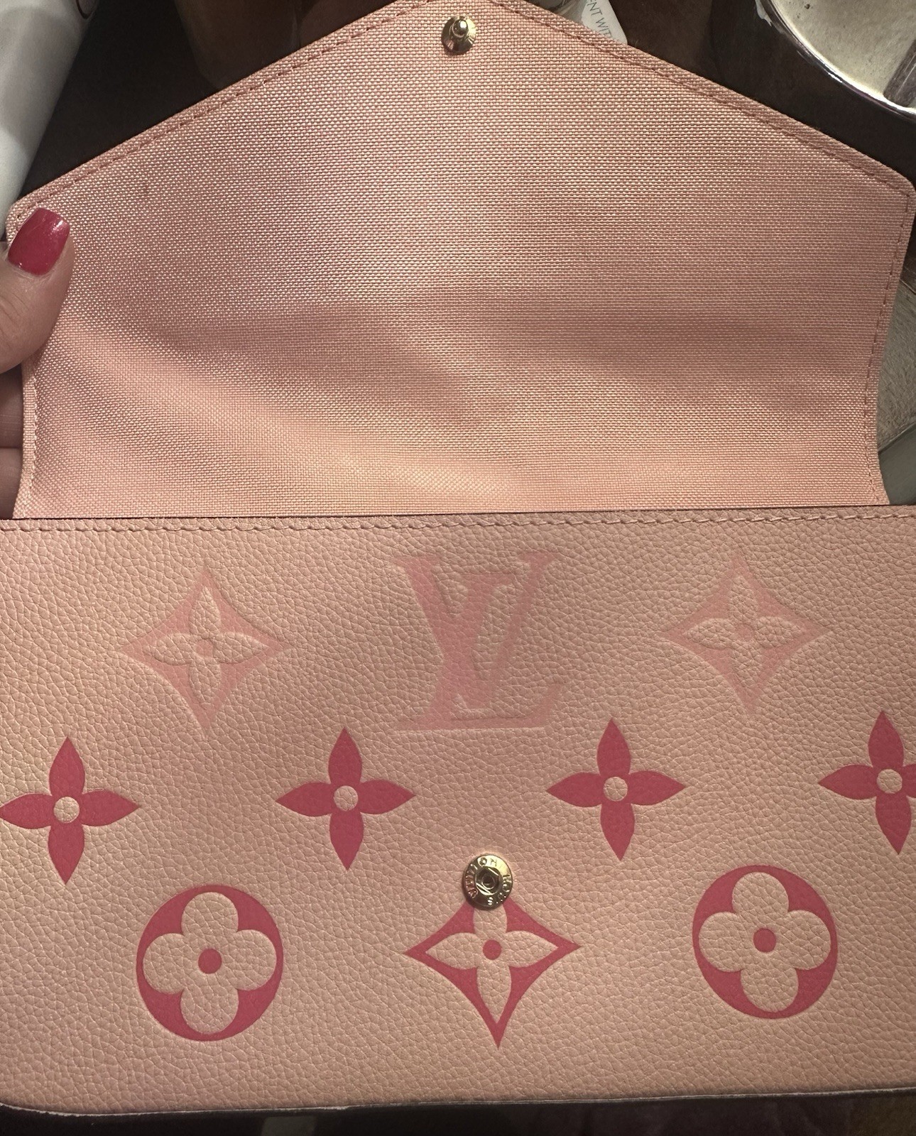 Louis Vuitton Pink Monogram Crossbody Chain Bag Snap Closure Detachable Strap