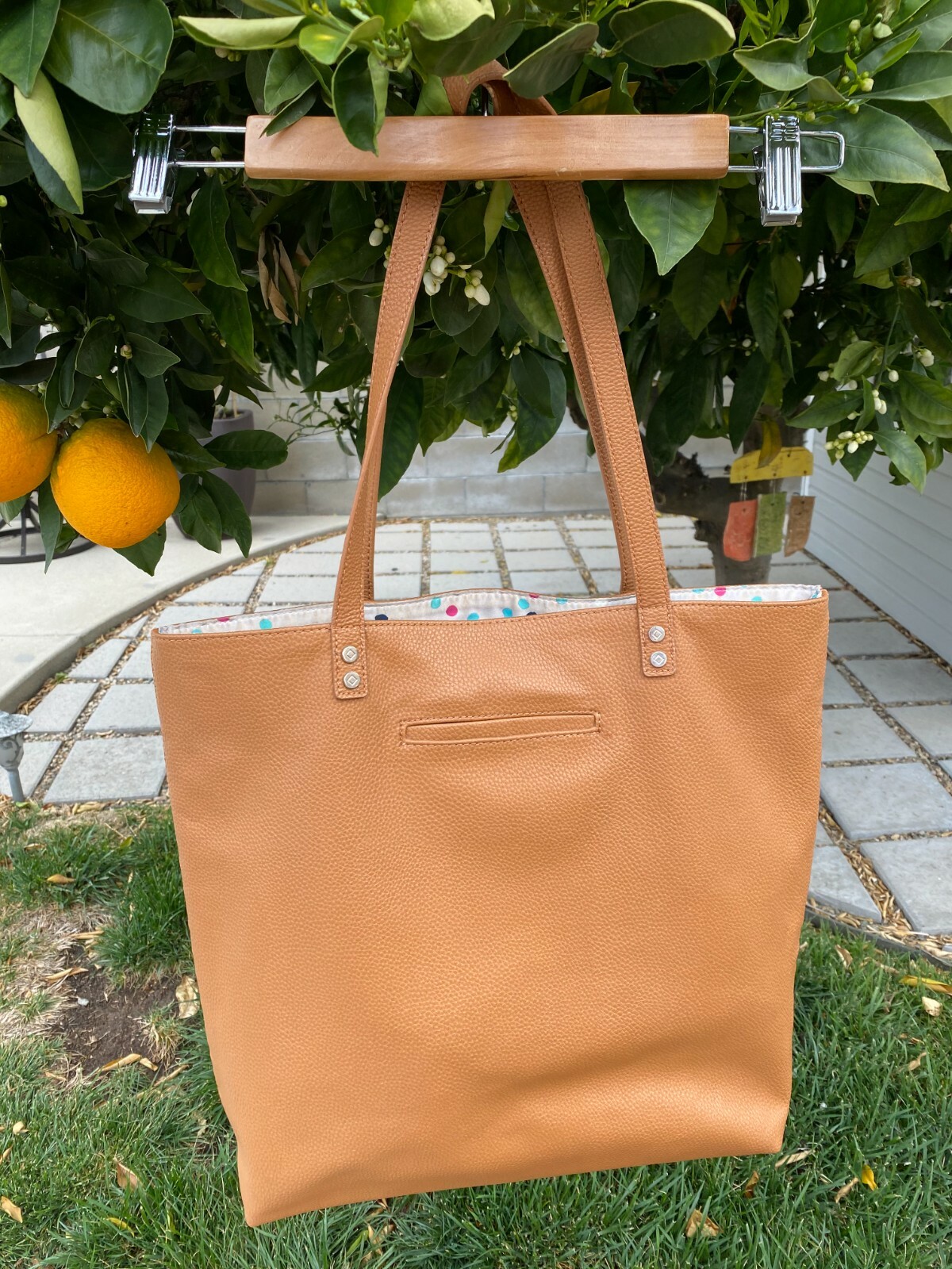 THIRTY ONE AROUND TOWN TOTE CARAMEL PEBBLE FAUX LEATHER PLATINUM INITIAL “P”