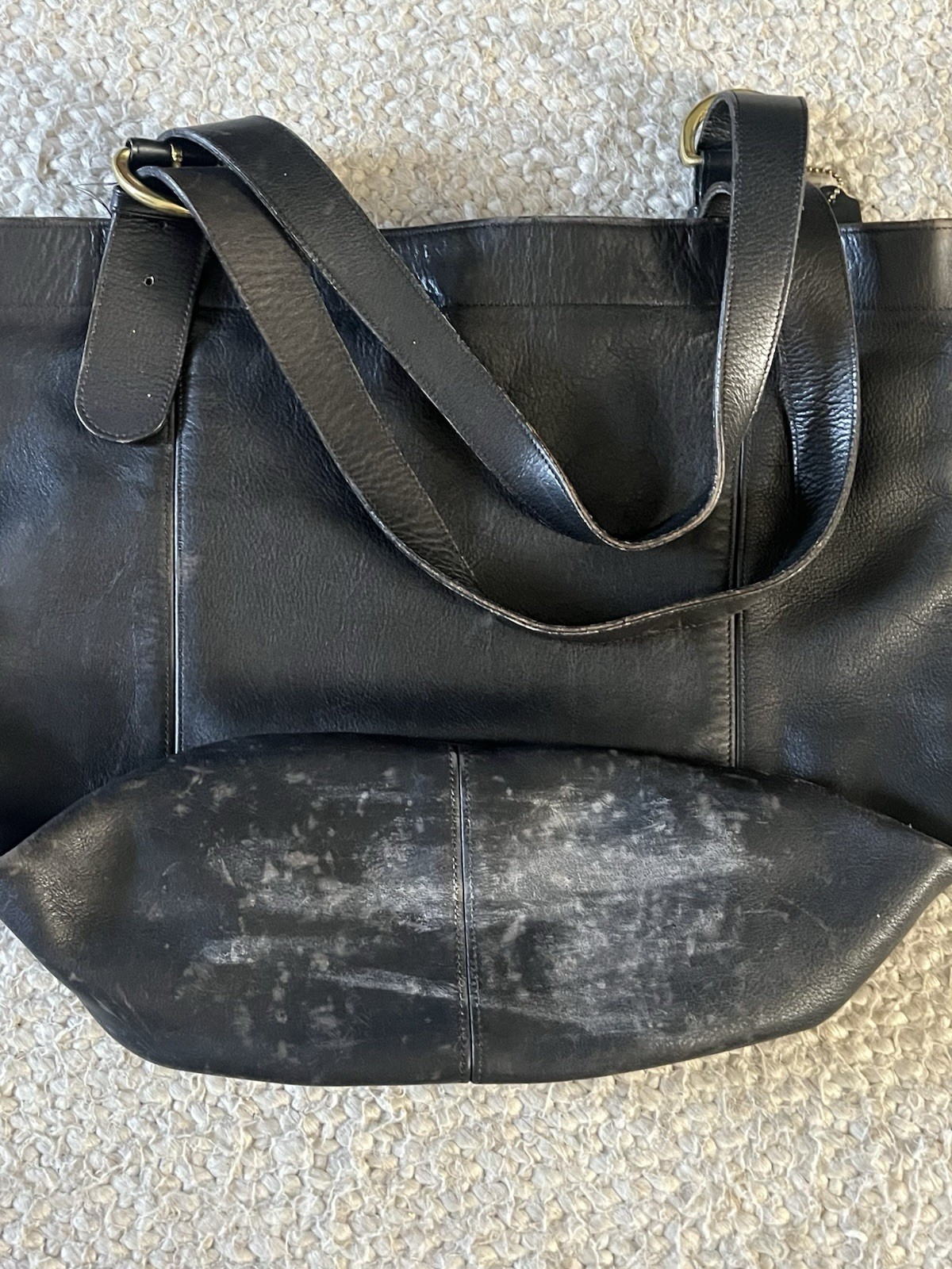 Coach Black Solid Tote Bag, Double Handles, Magnetic Closure, Pockets, Charm