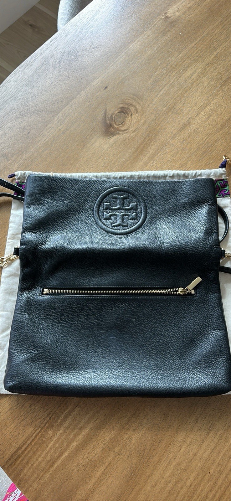 Tory Burch Bombe Fold-Over Crossbody Clutch – Black Pebbled Leather Classic Logo