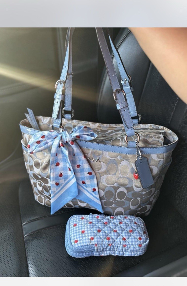 Coach Signature Logo Tote Bag Blue/Beige Zip Closure w/ Bow & Pouch