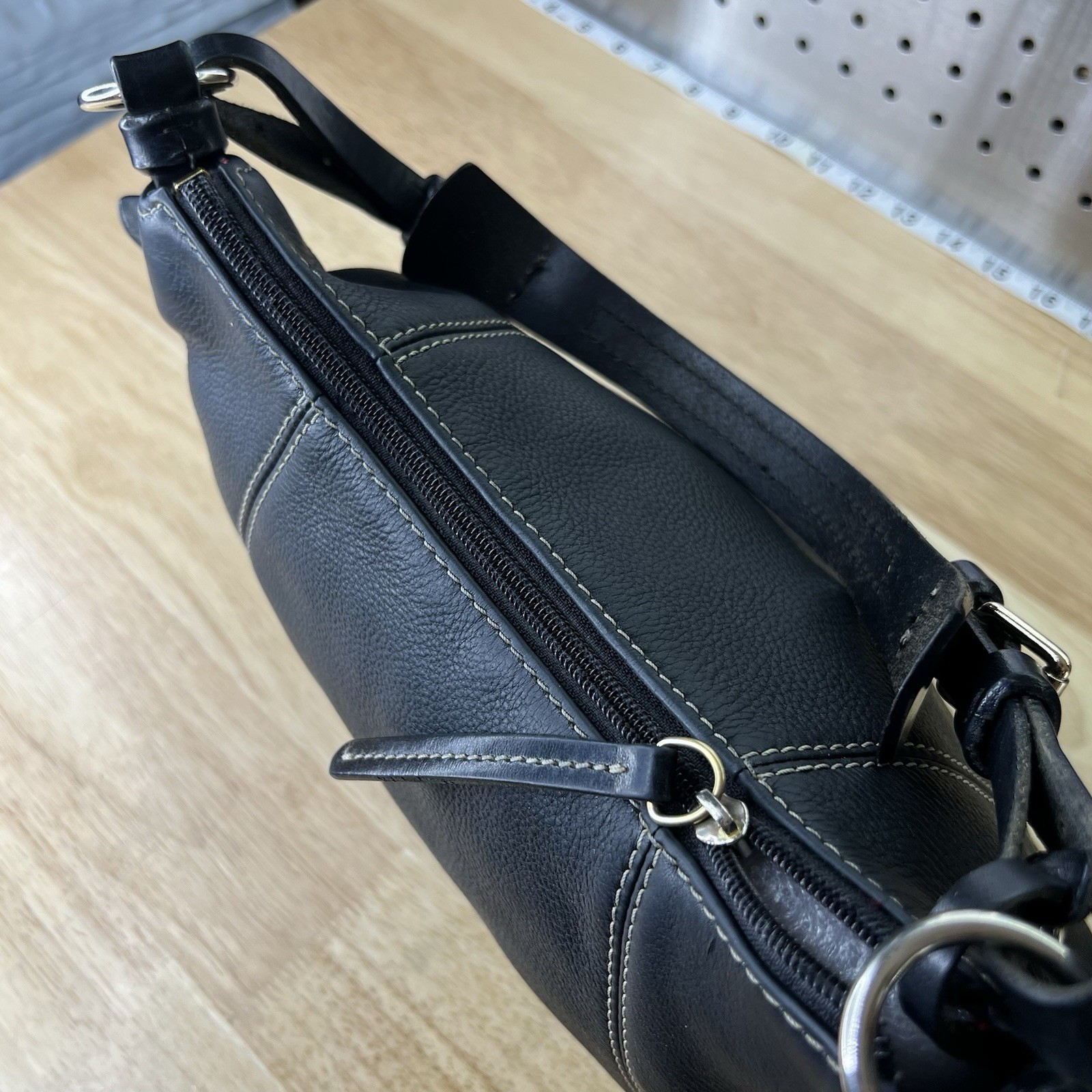 Dooney & Bourke East West Hobo bag in black leather, 13 inch wide, 9 inch tall