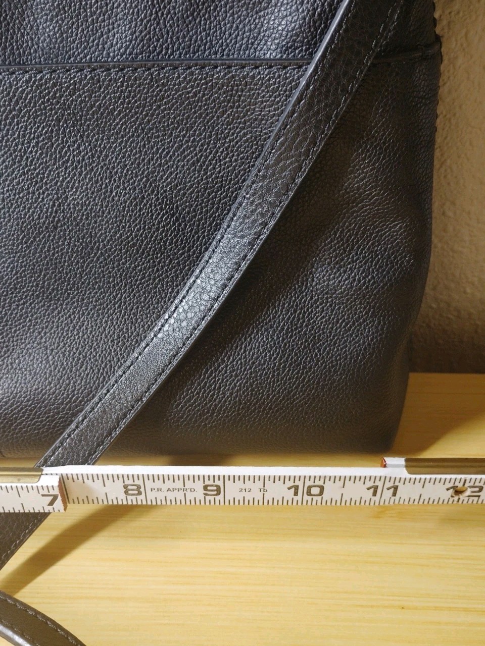 Fossil Fiona Crossbody Leathe Purse Pockets With Key Charm Very Good Condition