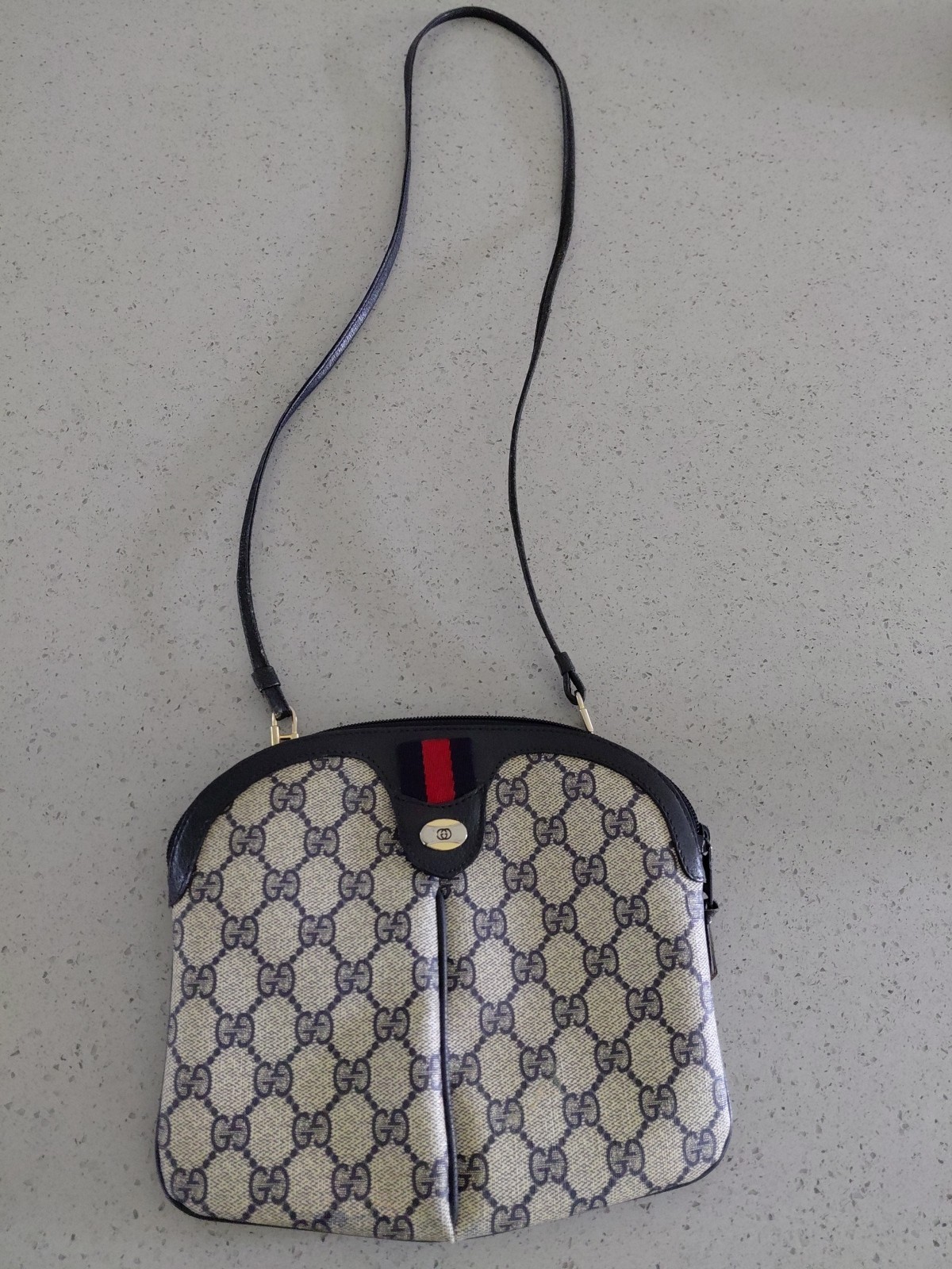 Authentic Gucci Monogram crossbody Sherry VGC