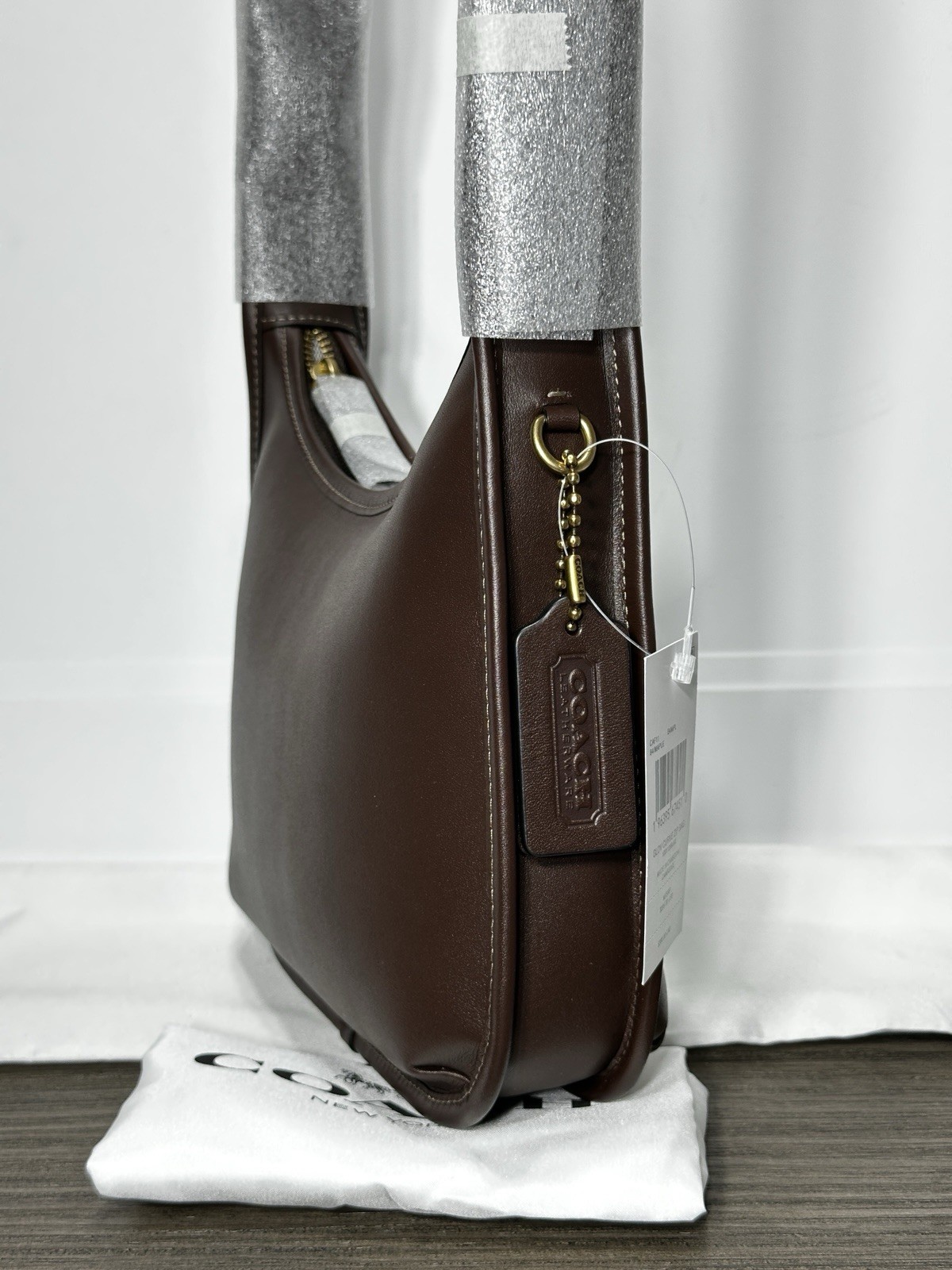 Coach Curve Zip Bag in Maple Glovetanned Leather CAF11 NWT