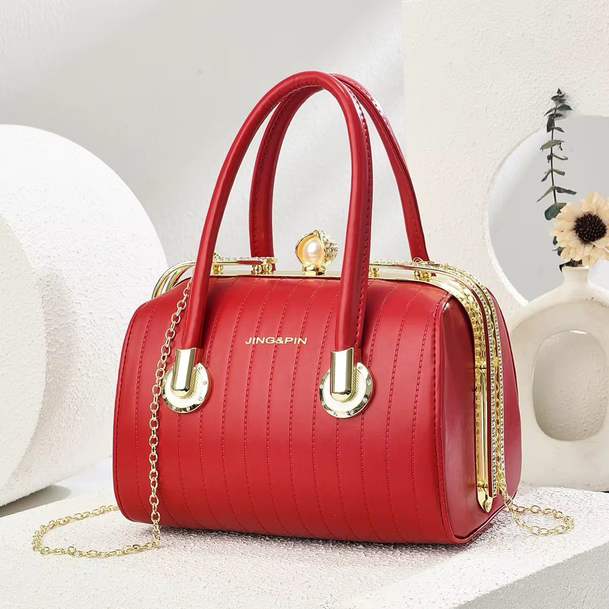 Luxury Women’s Handbags Color: Red