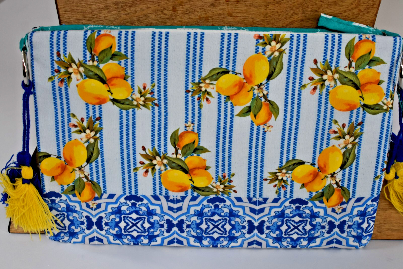 ANTICA SARTORIA 2025 BLUE & WHITE STRIPES WITH LEMONS SEQUINS PURSE NWT