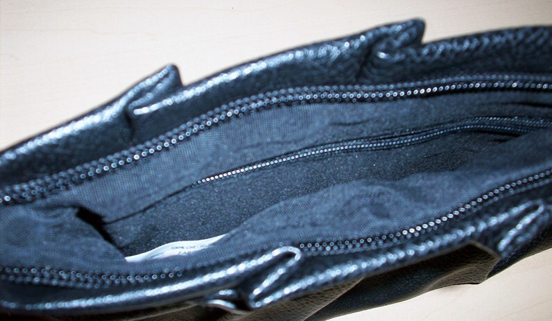 VAN HEUSEN Black Faux Leather Wristlet Small Handbag Mini Purse Detachable Strap