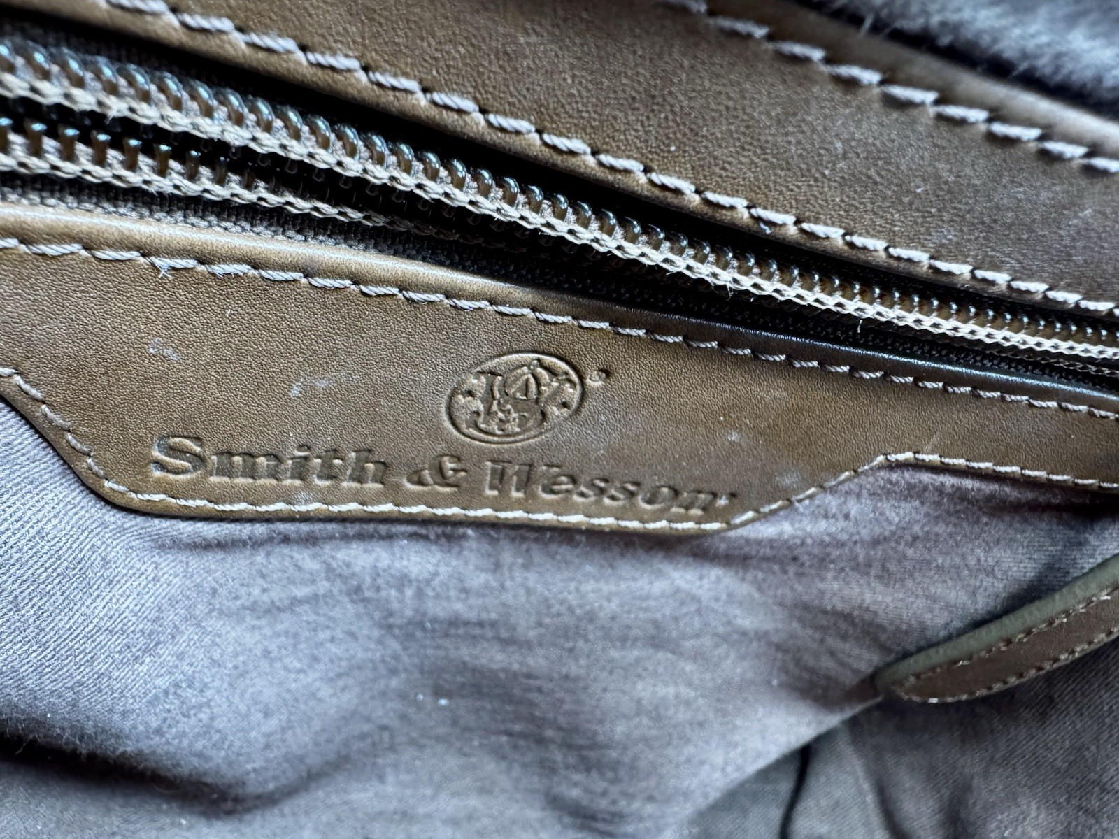 Smith & Wesson Cross Body Bag CCW Concealed Carry Purse Brown
