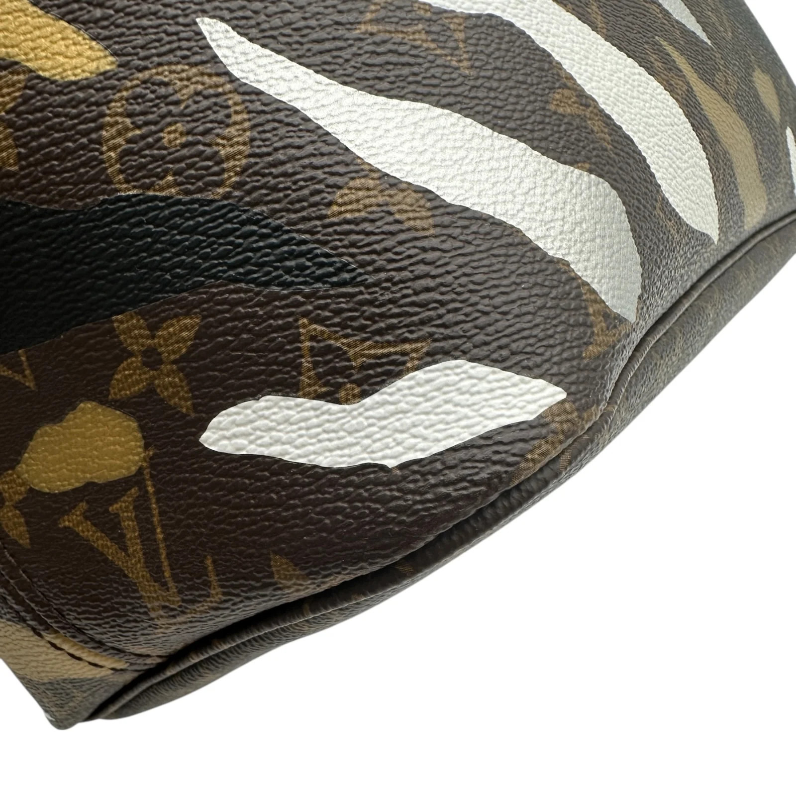 LOUIS VUITTON Neverfull MM League of Legends Collaboration Brown Canvas #OKB2282