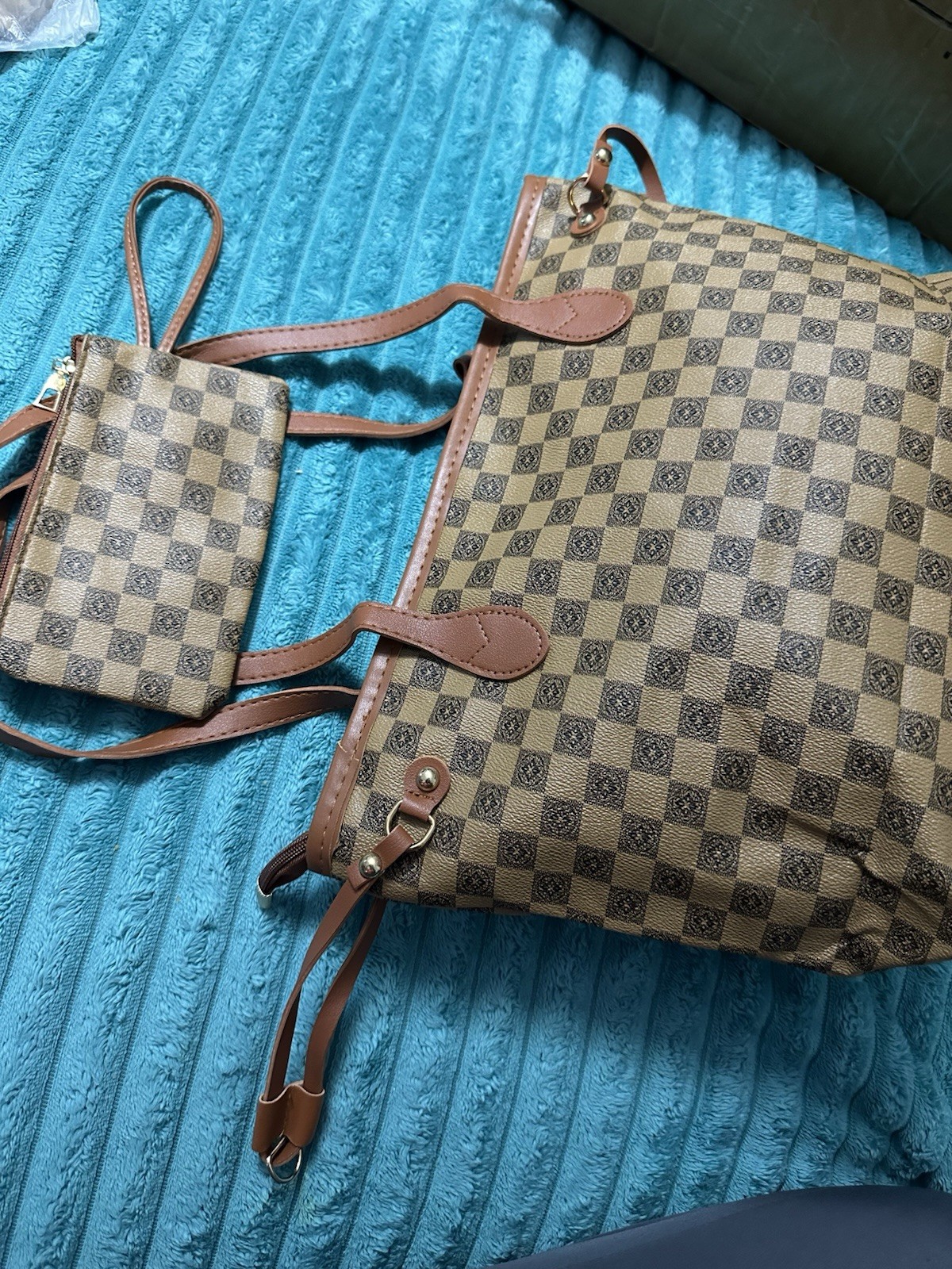 Women’s 3-Piece Checkered Tote Bag Set – 3 Tote Bags + 3 Matching Wristlet