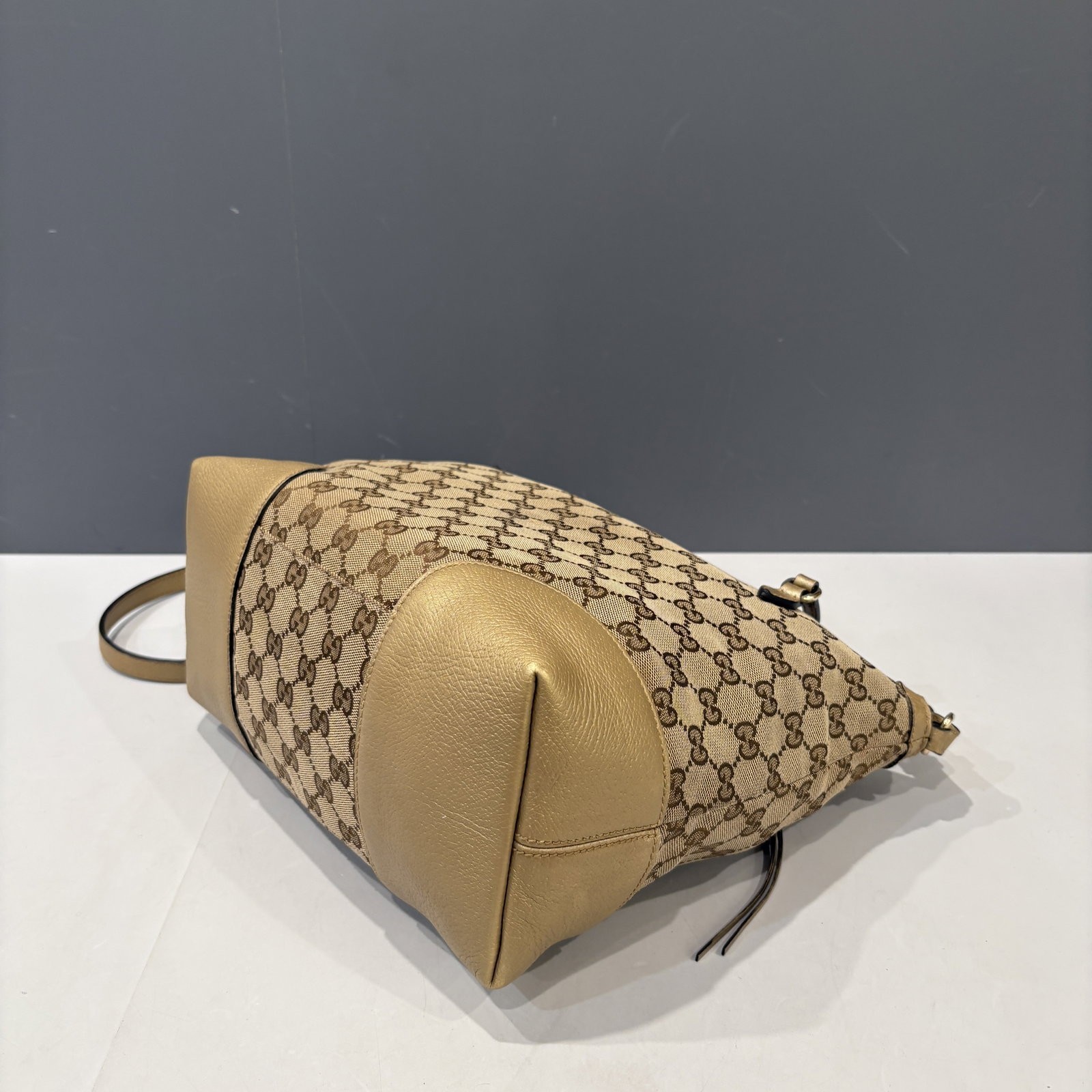 Gucci Two Way Bag Brown Gold Gg Supreme Monogram Calfskin (ym040126c2)