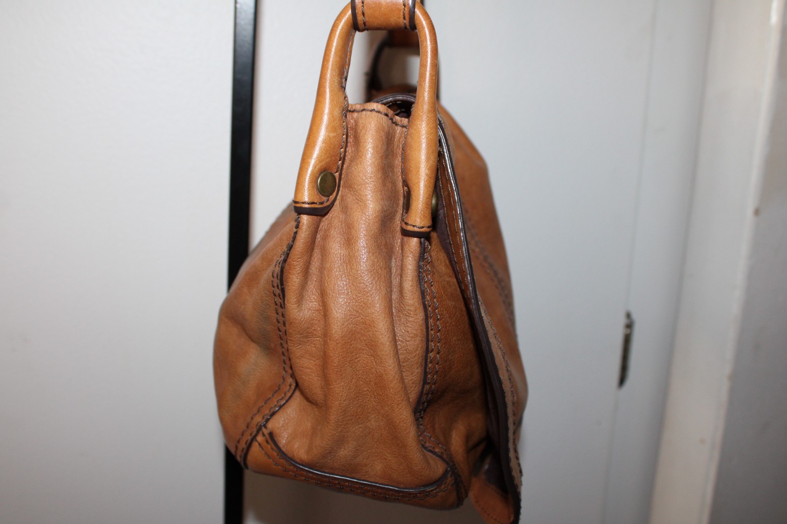 Fossil Leather Long Live Vintage 1954 Saddle bag crossbody Flap closure no key