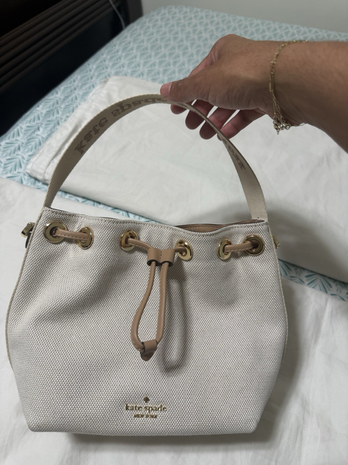 Kate Spade Bucket Bag Cream And Tan