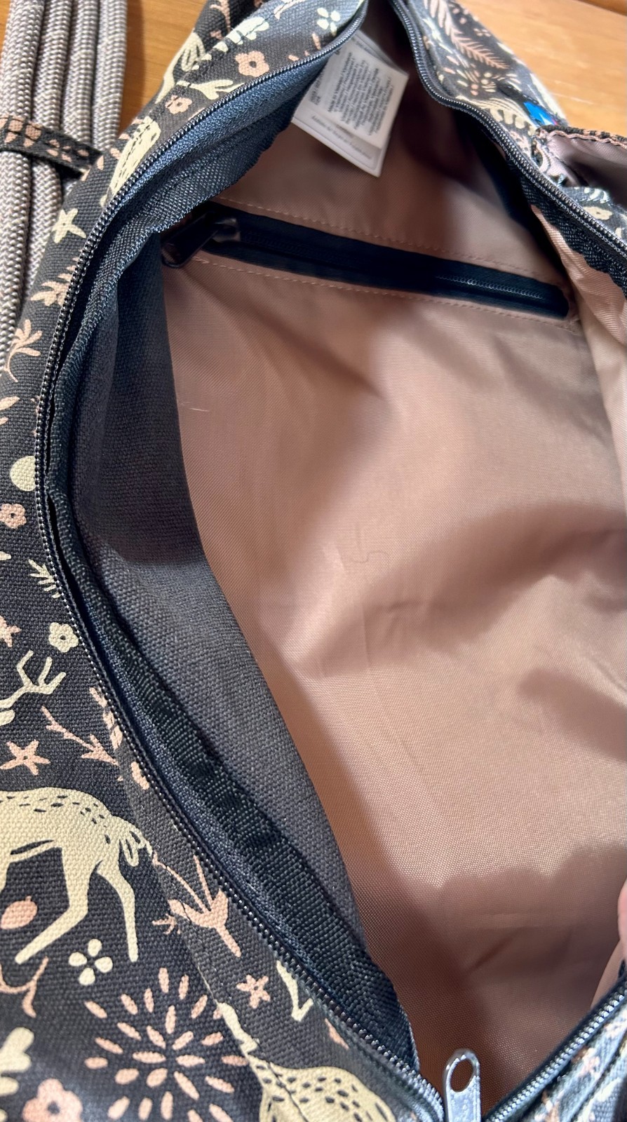 Kavu Rope Bag Whimsical Trail Crossbody Woodland Themed Pattern w/ Floral Design