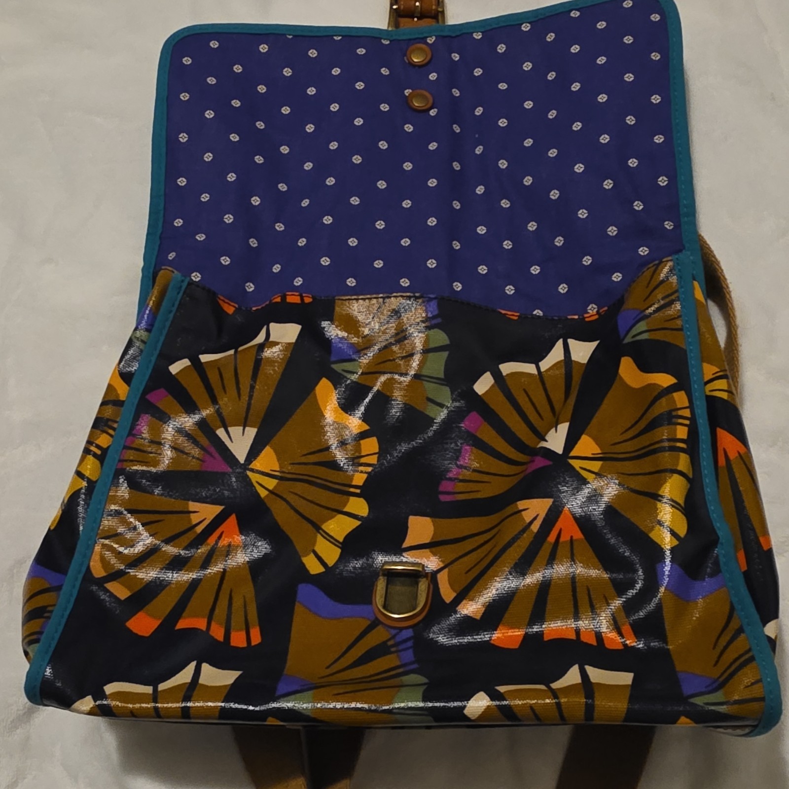 Y2k. Nice Fossil Shoulder Bag Abstract Pattern Buckle Accent Zipper Stitching