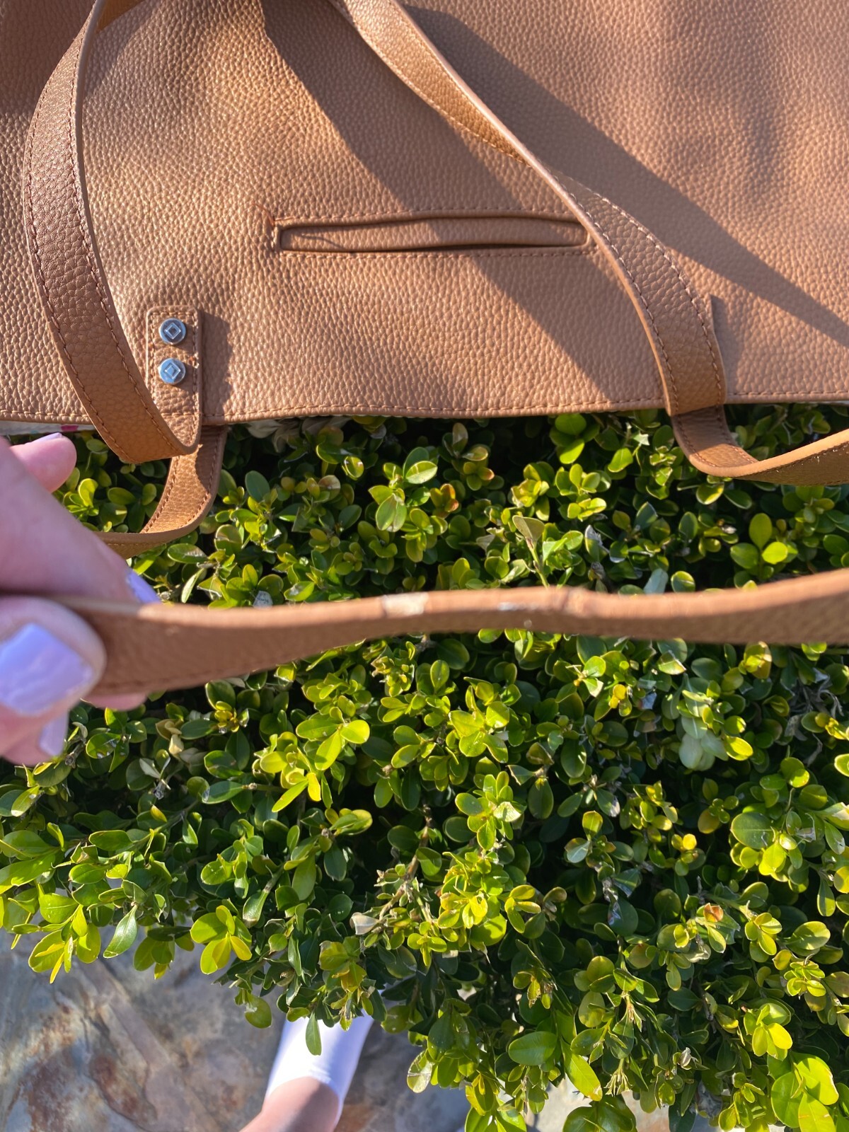 THIRTY ONE AROUND TOWN TOTE CARAMEL PEBBLE FAUX LEATHER PLATINUM INITIAL “P”