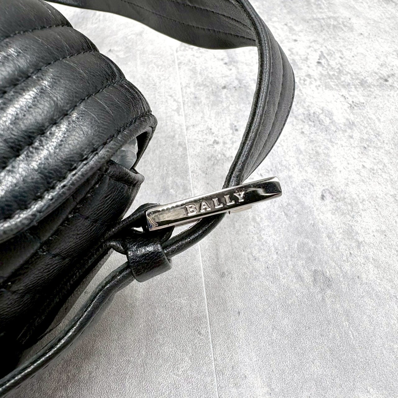 BALLY Leather Quilted Flap Shoulder Bag Geometric Stitch Black Y2K Vintage Auth