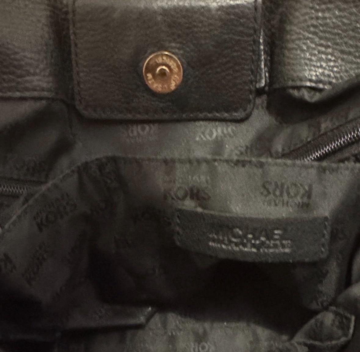 Michael Kors Gansevoort Black Shoulder Bag Gold Hardware Buckle Accents Pockets