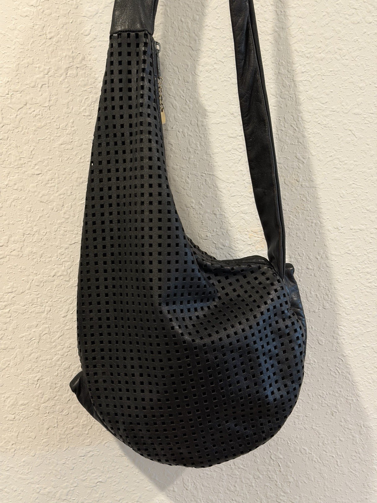 Vintage Rare Brio Cut Out Leather Hobo Crossbody Shoulder Bag Black PreOwned