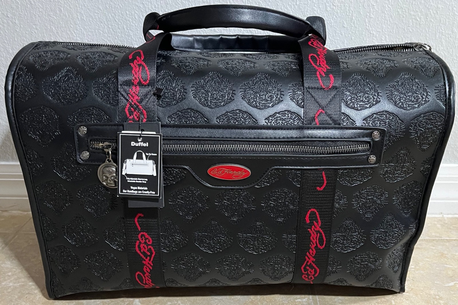 Ed Hardy Black Duffel Bag – Stylish Tattoo-Inspired Travel & Gym Bag