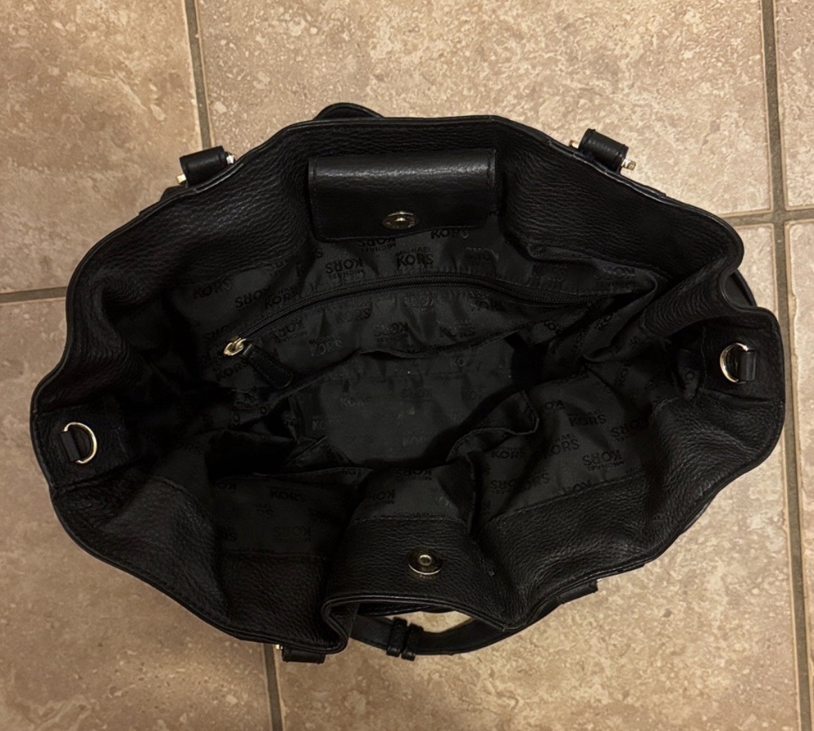 Michael Kors Gansevoort Black Shoulder Bag Gold Hardware Buckle Accents Pockets
