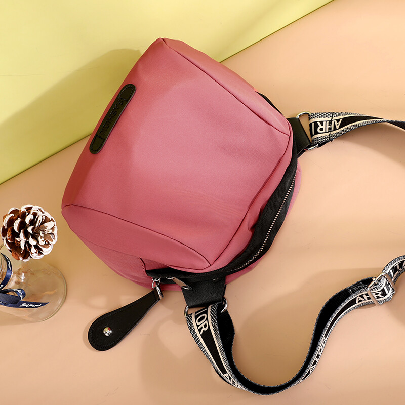 Women’s Shoulder Crossbody Bag Large Capacity Zip Bag Travel Bag Leather Purse