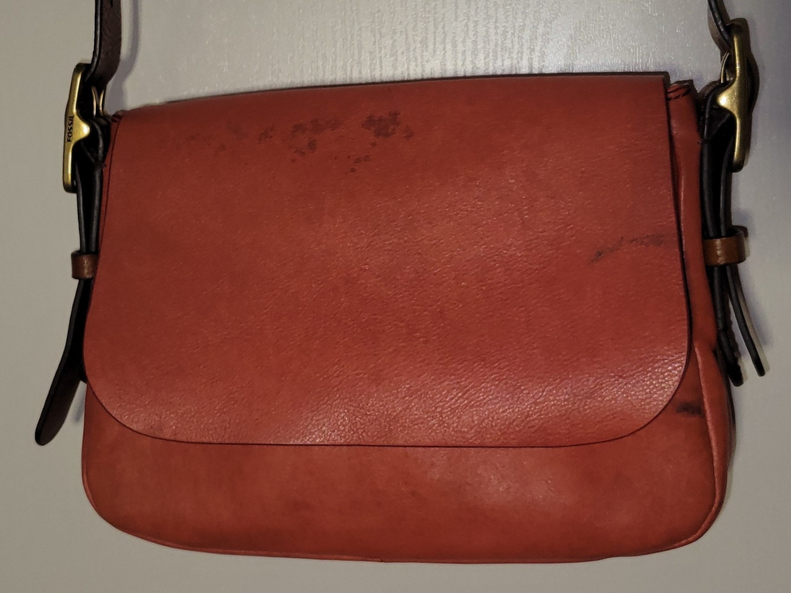 Fossil Harper Womens Cow Hide Leather Flap Cross Body Shoulder Bag Purse Red