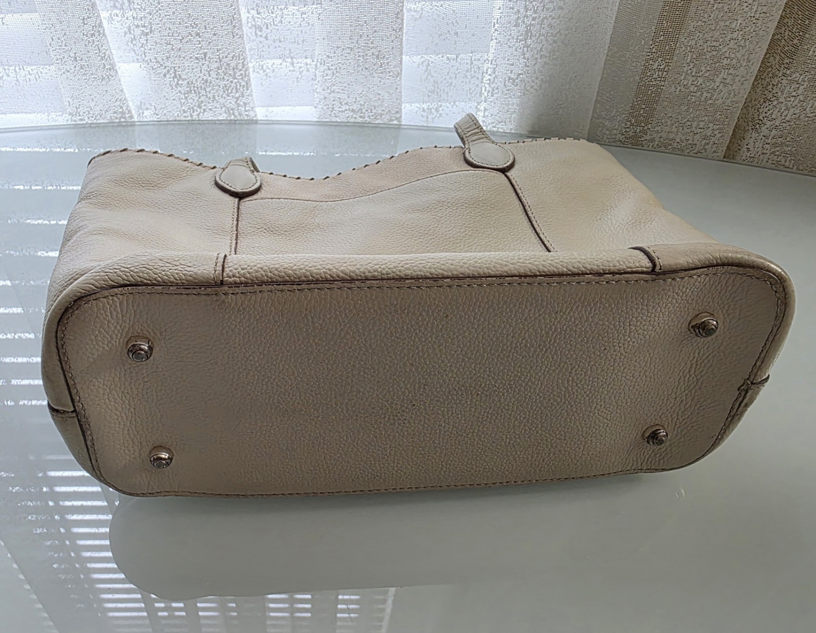 BRIGHTON FERRARA COLL. GABRIELLA WINTER WHITE MEDALLION TASSELED TOTE PURSE