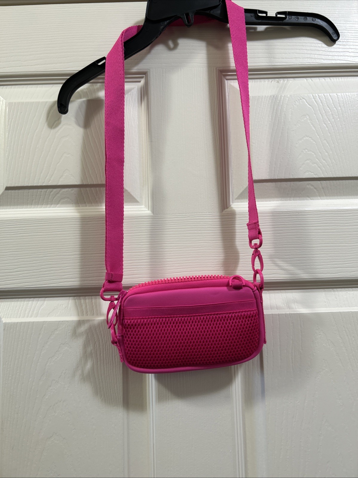 Dagne Dover Mara Neoprene Phone Sling Wallet Phone, Hot Pink ￼