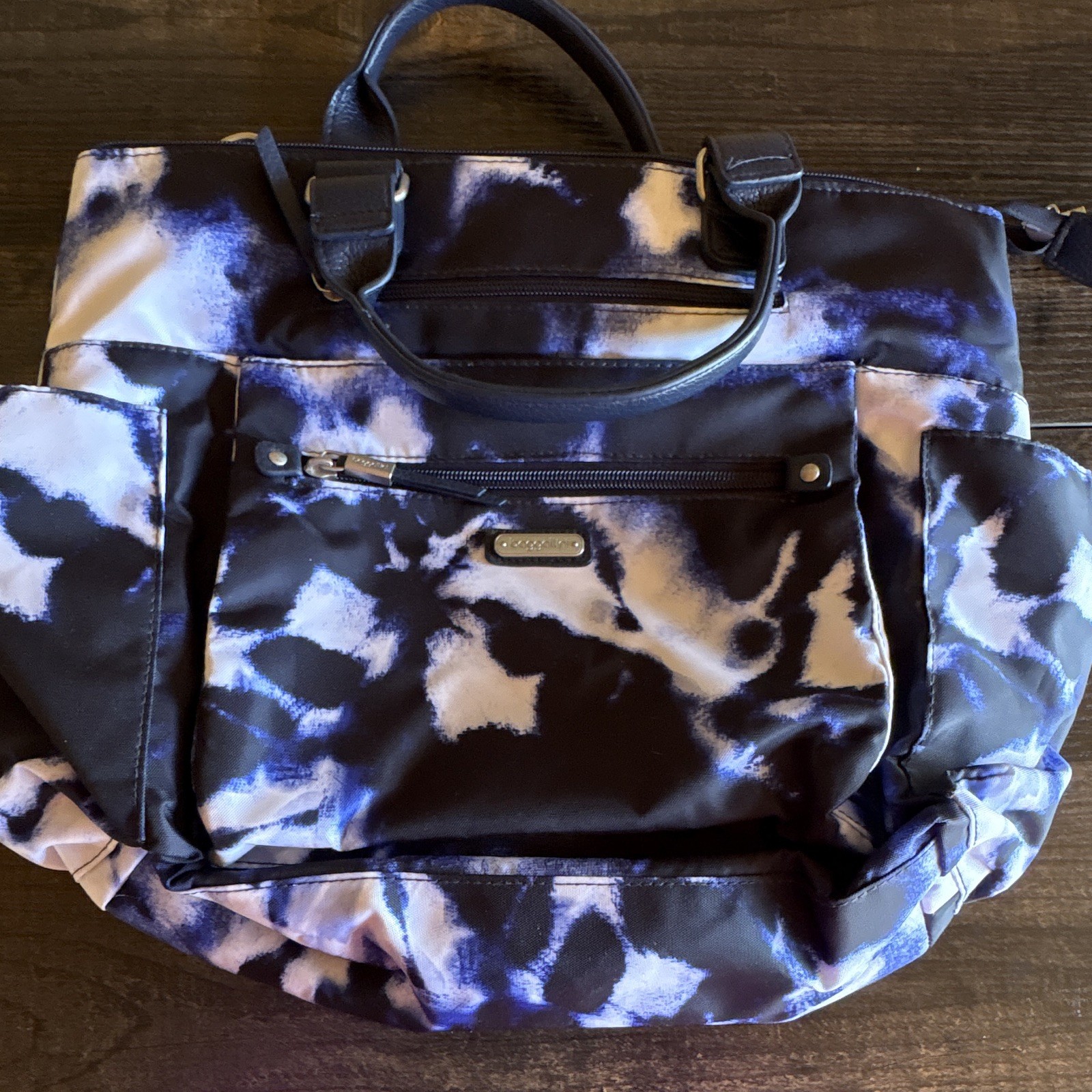 baggallini 3-in-1 Convertible Backpack Abstract Blue/Black/White Wristlet Zip