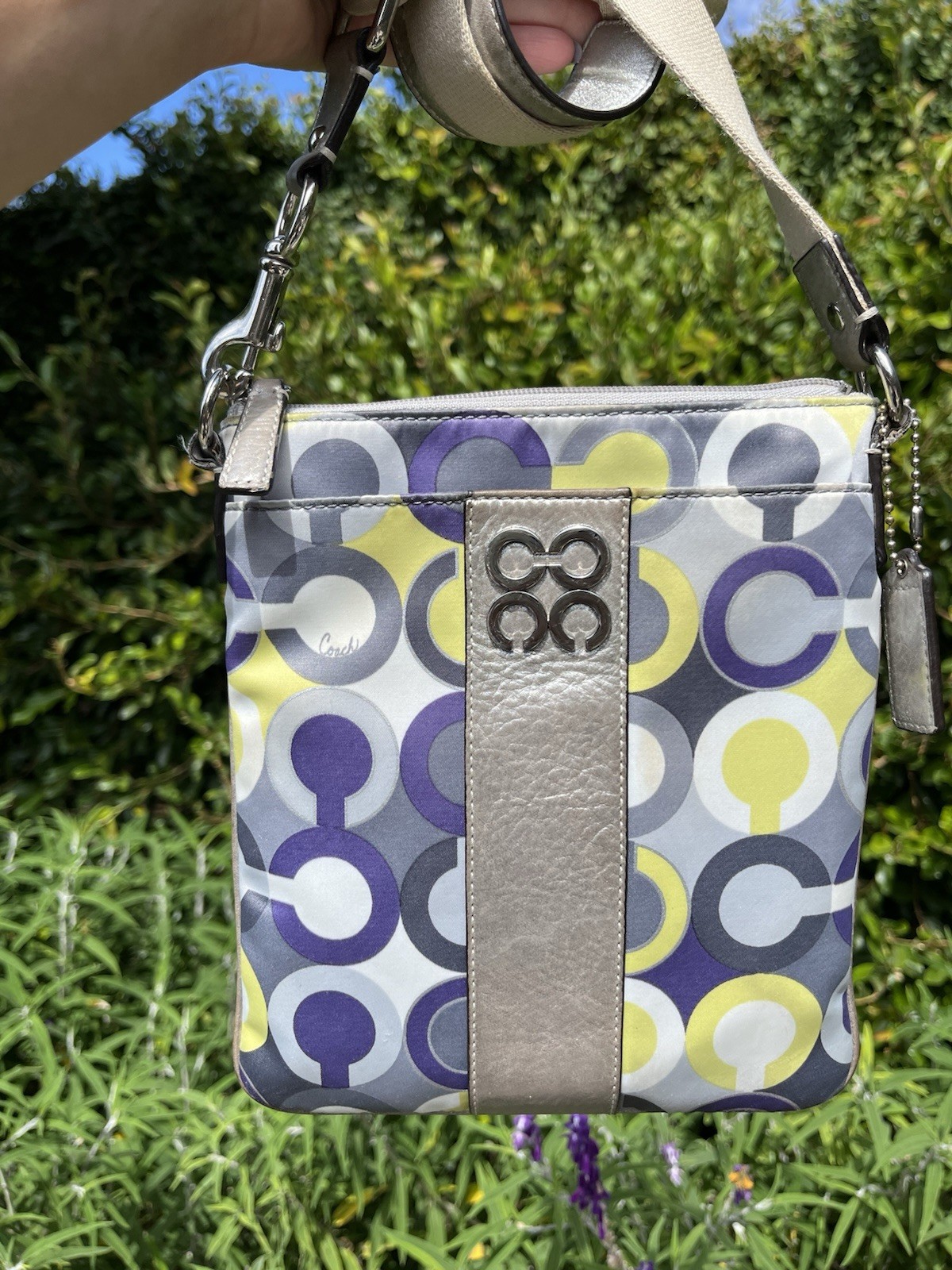 Coach 43855 Julia Op Art Scarf Print Lilac Swingpack Crossbody Bag Metallic Logo
