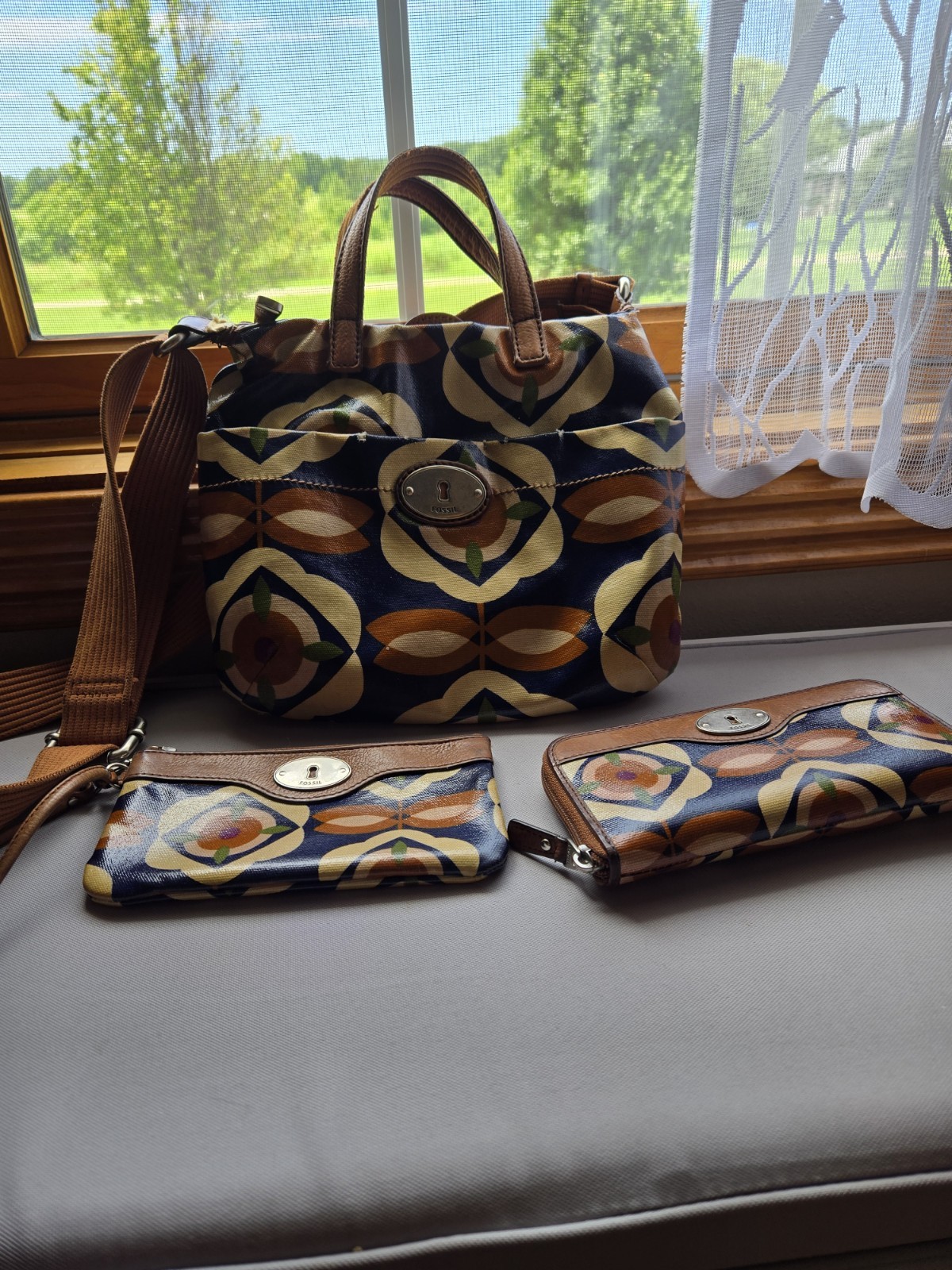 Fossil Key-Per Multicolor Floral Satchel, Crossbody, Wallet And Wristlet Set