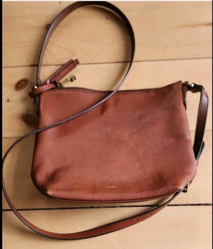 Fossil Brown Pebbled Crossbody Zip Bag Gold Hardware Key Charm Adjustable Strap