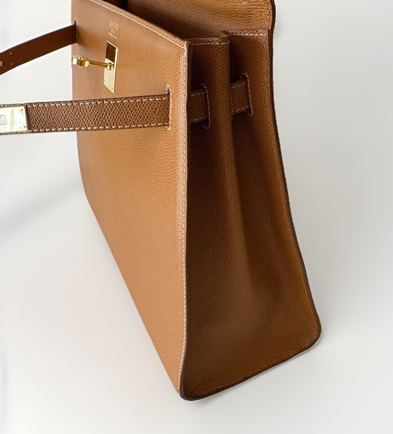 Authentic High Class Hand bag Camel Brown Leather From Japan 01210