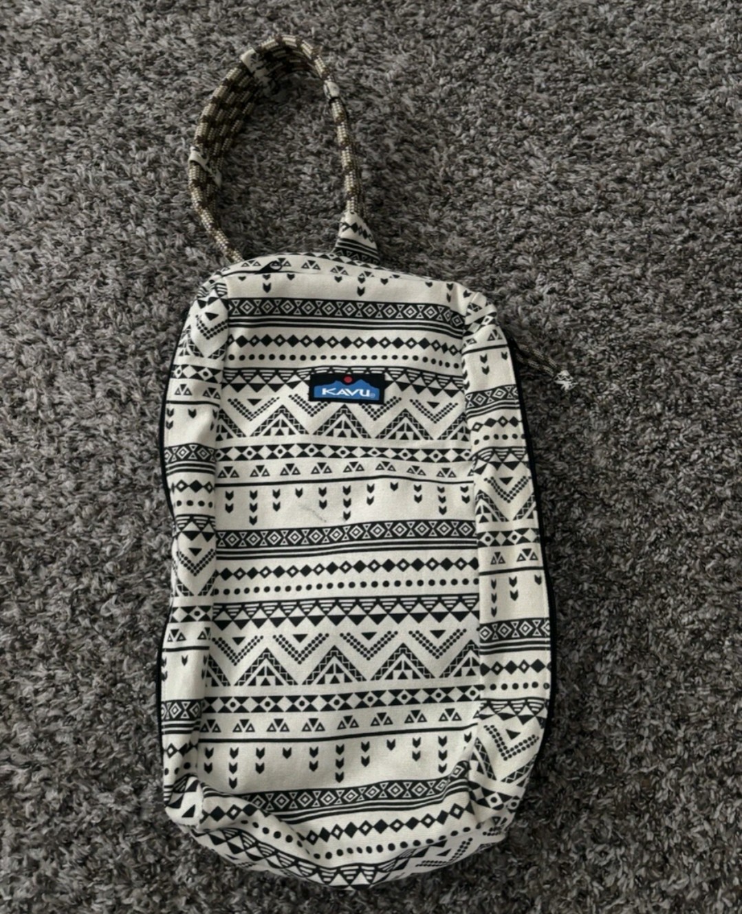 Kavu Knitsy Bitsy Sling Bag Strap Backpack Hiking Outdoors Crème Black Ivory